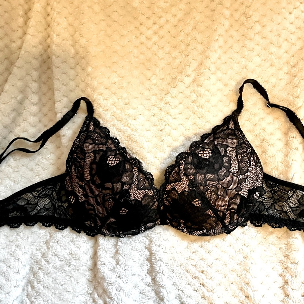 Victoria’s Secret super sexy black lace push-up bra with padding.